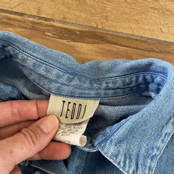 Teddi Vintage Denim Floral Embroidered Denim Button Down Shirt Women's Medium - Picture 6 of 9